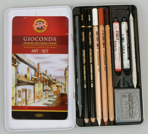 Seturi arta studenti